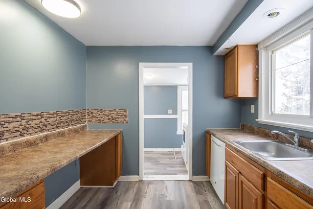 $2,100 | 6 Utica Avenue, Colonie, NY 12110