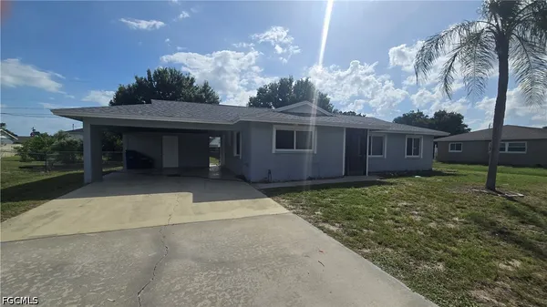 $2,150 | 18448 Iris Road, Fort Myers, FL 33967
