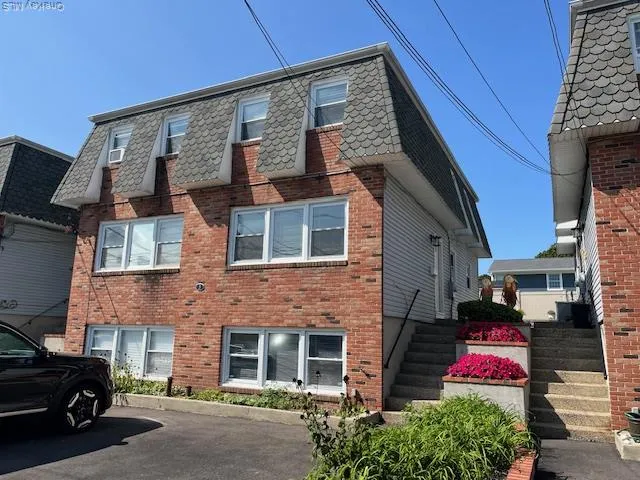 $3,500 | 3 Inwood Road, Unit B, Port Washington, NY 11050