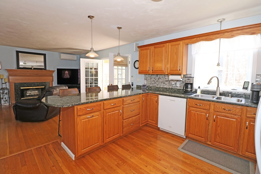 76 Ridge Lane Swansea, MA 02777 - Photo 17 of 42 Gallery Image 17