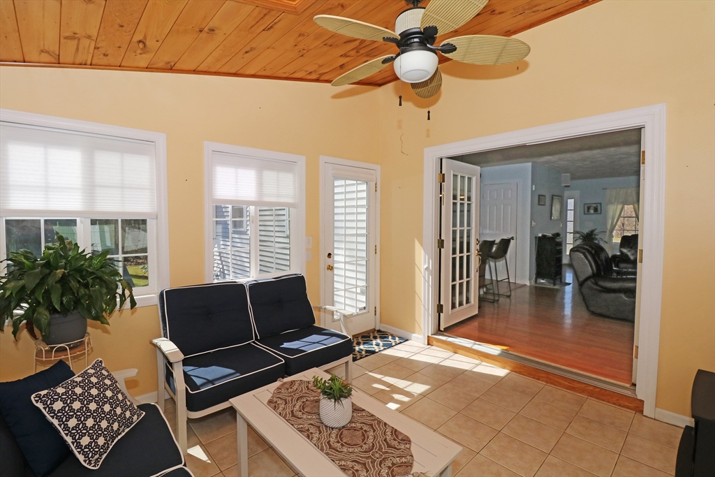 76 Ridge Lane Swansea, MA 02777 - Photo 20 of 42 Gallery Image 20