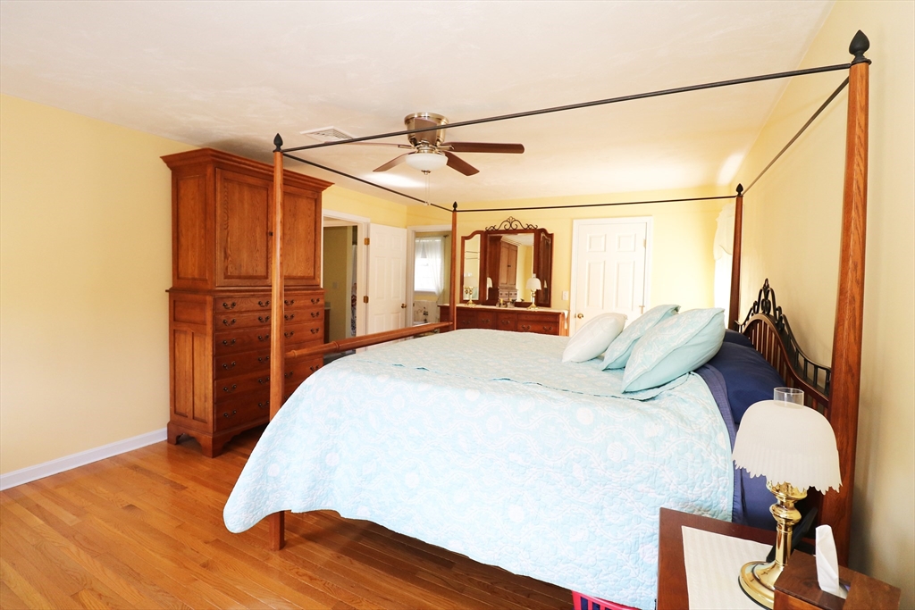 76 Ridge Lane Swansea, MA 02777 - Photo 28 of 42 Gallery Image 28
