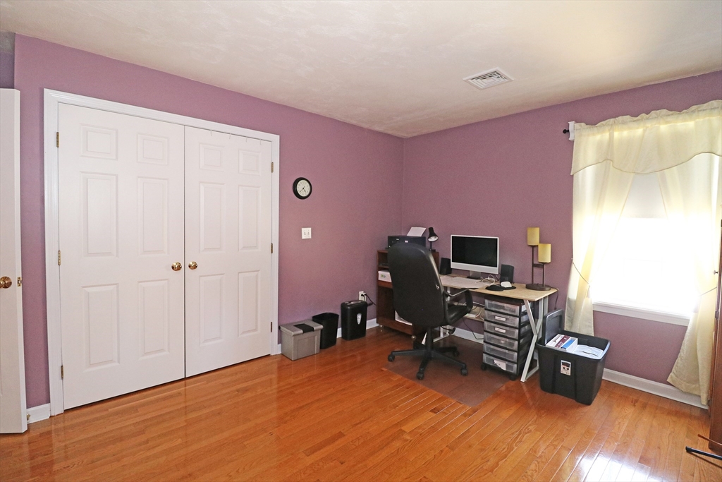 76 Ridge Lane Swansea, MA 02777 - Photo 35 of 42 Gallery Image 35