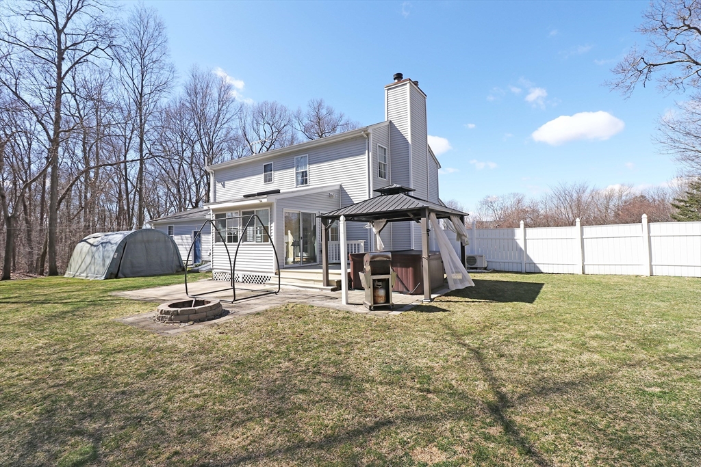 76 Ridge Lane Swansea, MA 02777 - Photo 6 of 42 Gallery Image 6