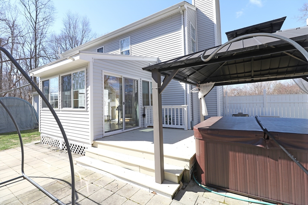76 Ridge Lane Swansea, MA 02777 - Photo 7 of 42 Gallery Image 7