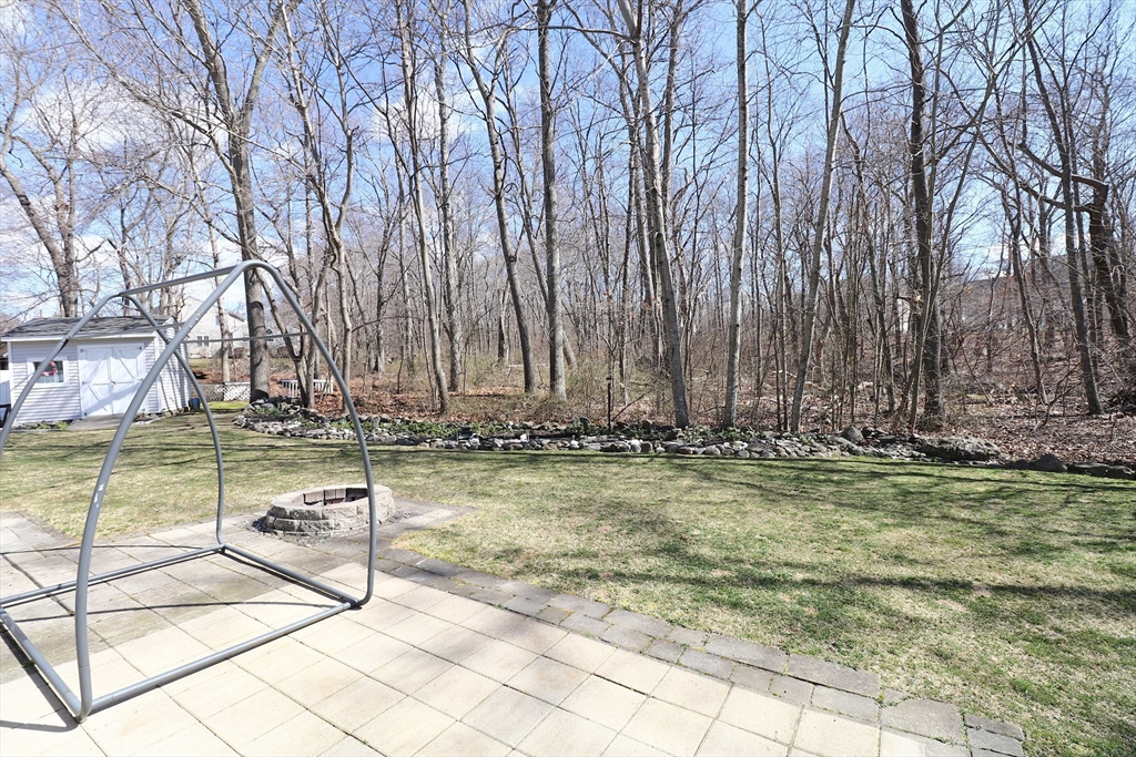 76 Ridge Lane Swansea, MA 02777 - Photo 9 of 42 Gallery Image 9