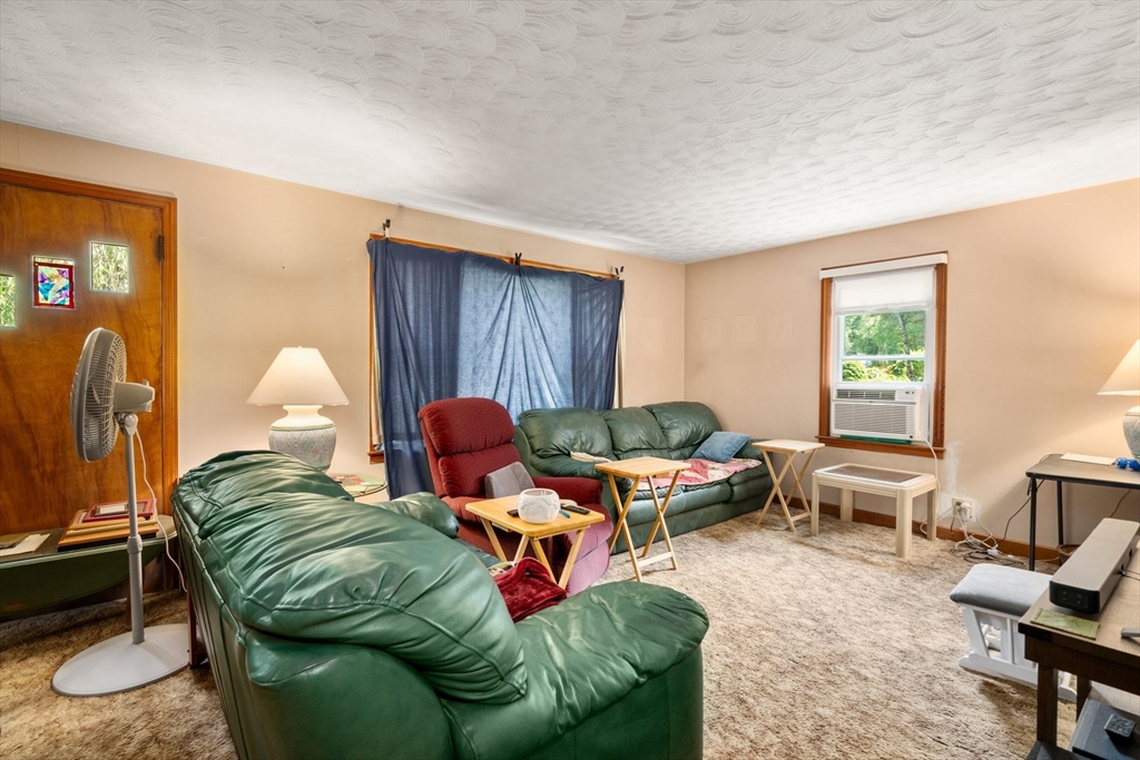 39 Dudley Hill Road Dudley, MA 01571 - Photo 13 of 31 Gallery Image 13