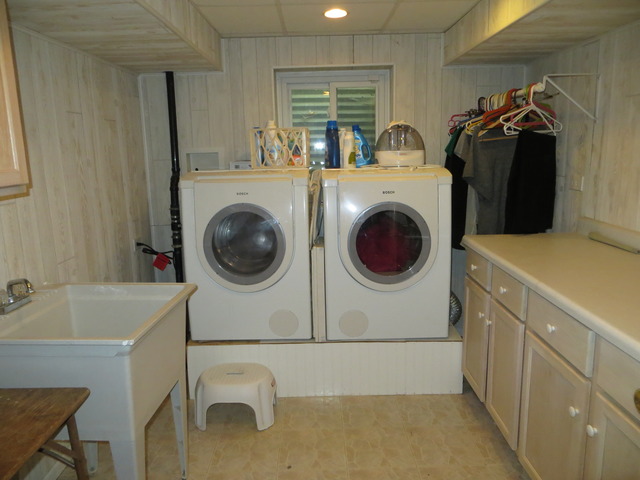 116 Julie Road Bolingbrook, IL 60440 - Photo 13 of 21 a utility room with dryer and washer