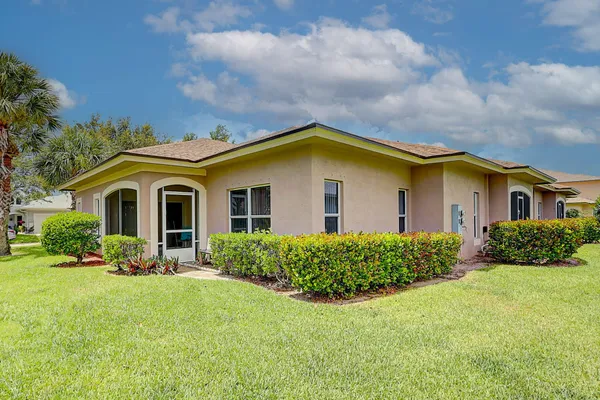 $1,900 | 1858 Pelican Drive, Unit 2, Fort Pierce, FL 34982