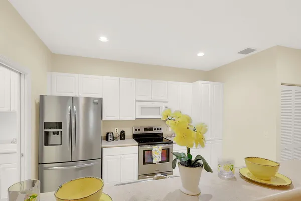 $1,900 | 1858 Pelican Drive, Unit 2, Fort Pierce, FL 34982