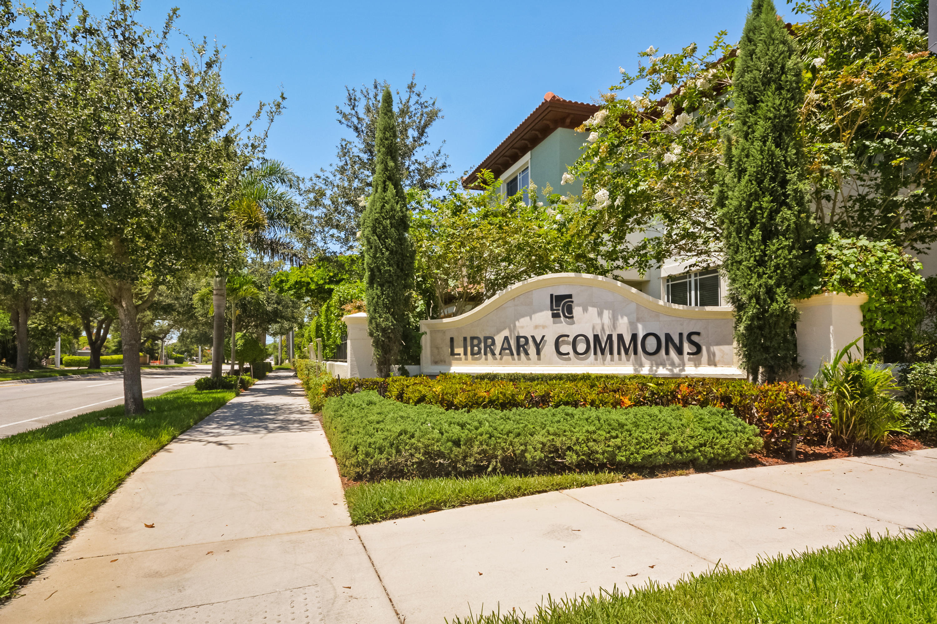 87 Northwest Hawthorne Place Boca Raton, FL 33432 - Photo 1 of 38 Library Commons