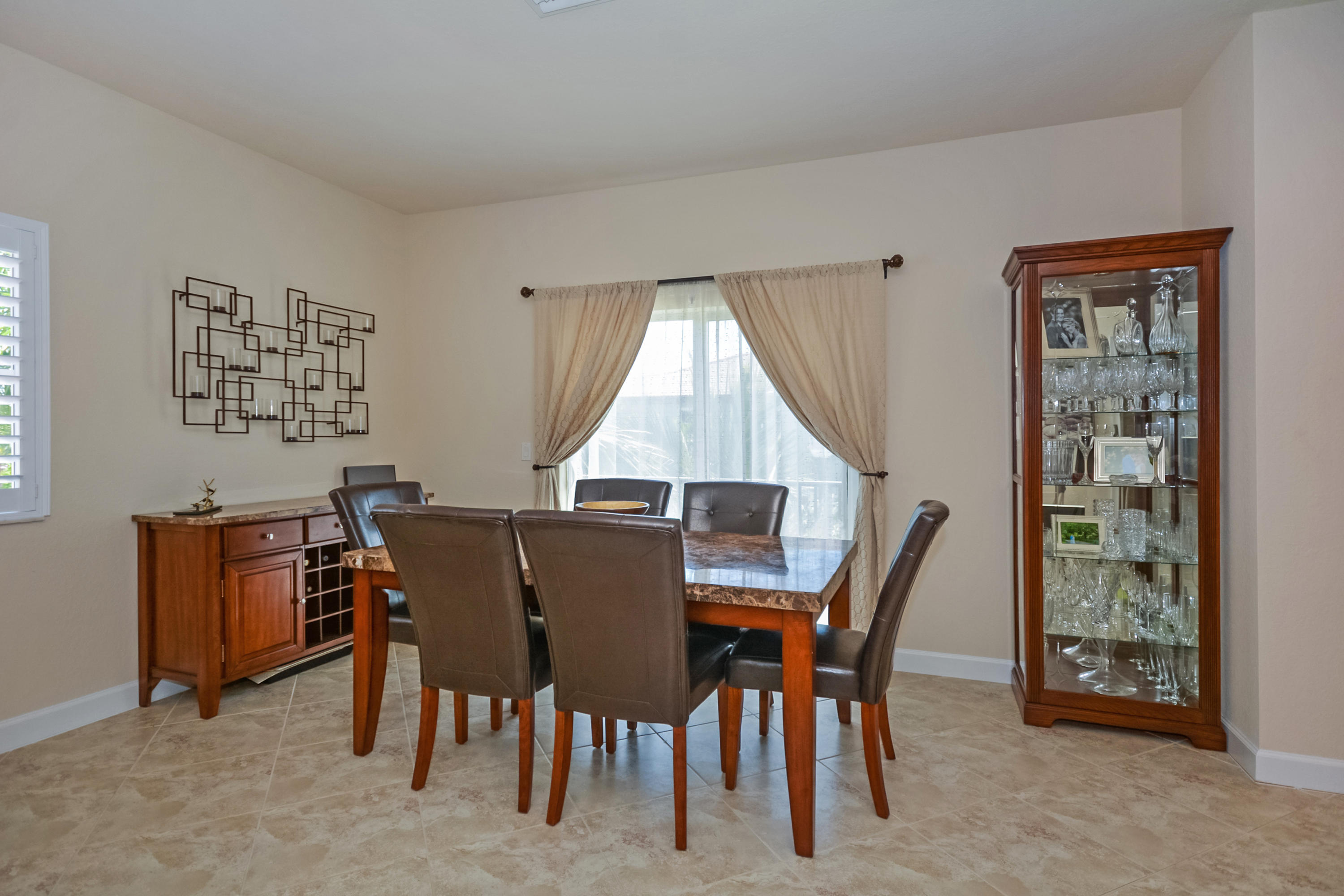 87 Northwest Hawthorne Place Boca Raton, FL 33432 - Photo 17 of 38 Dining Room