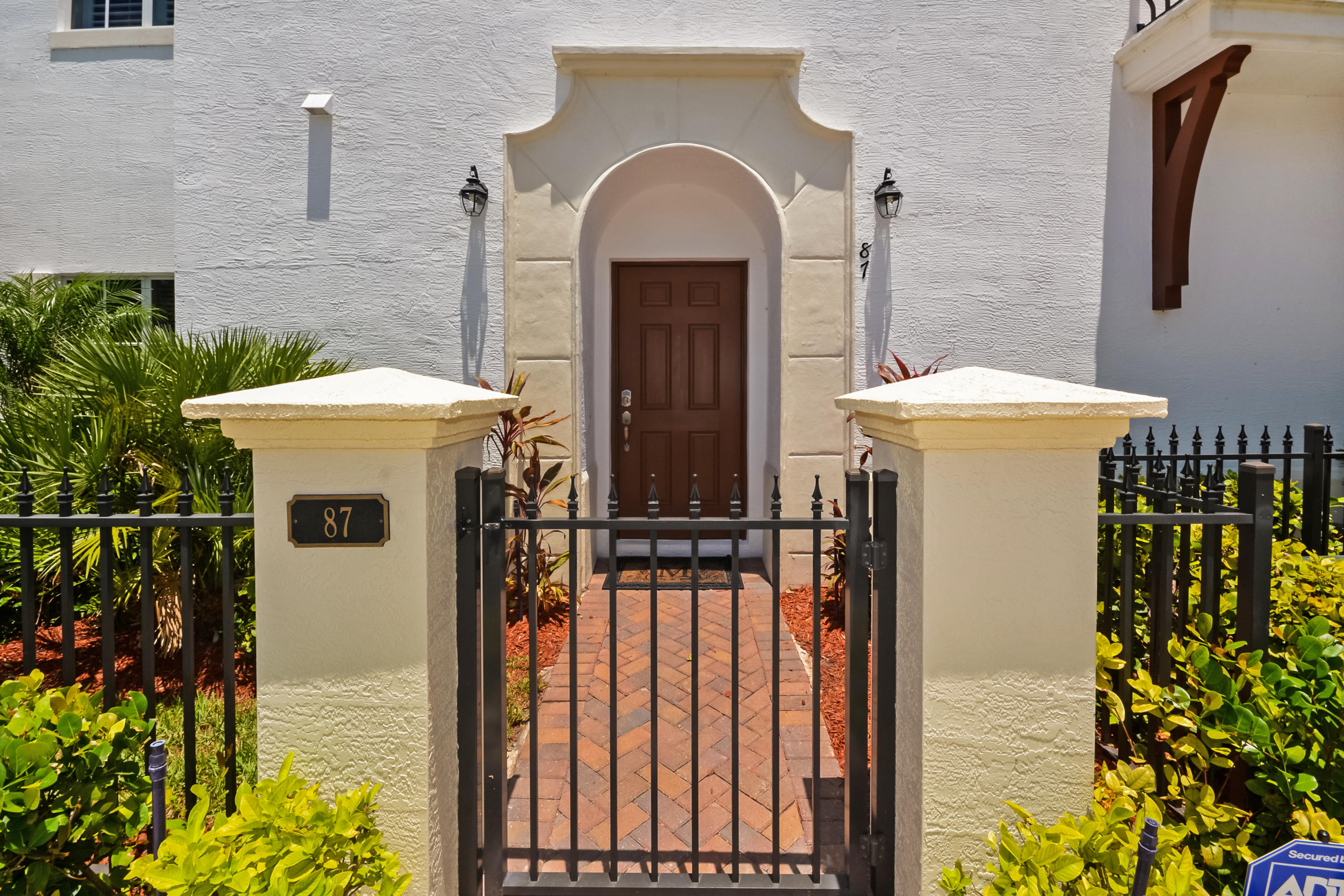 87 Northwest Hawthorne Place Boca Raton, FL 33432 - Photo 3 of 38 Front Exterior