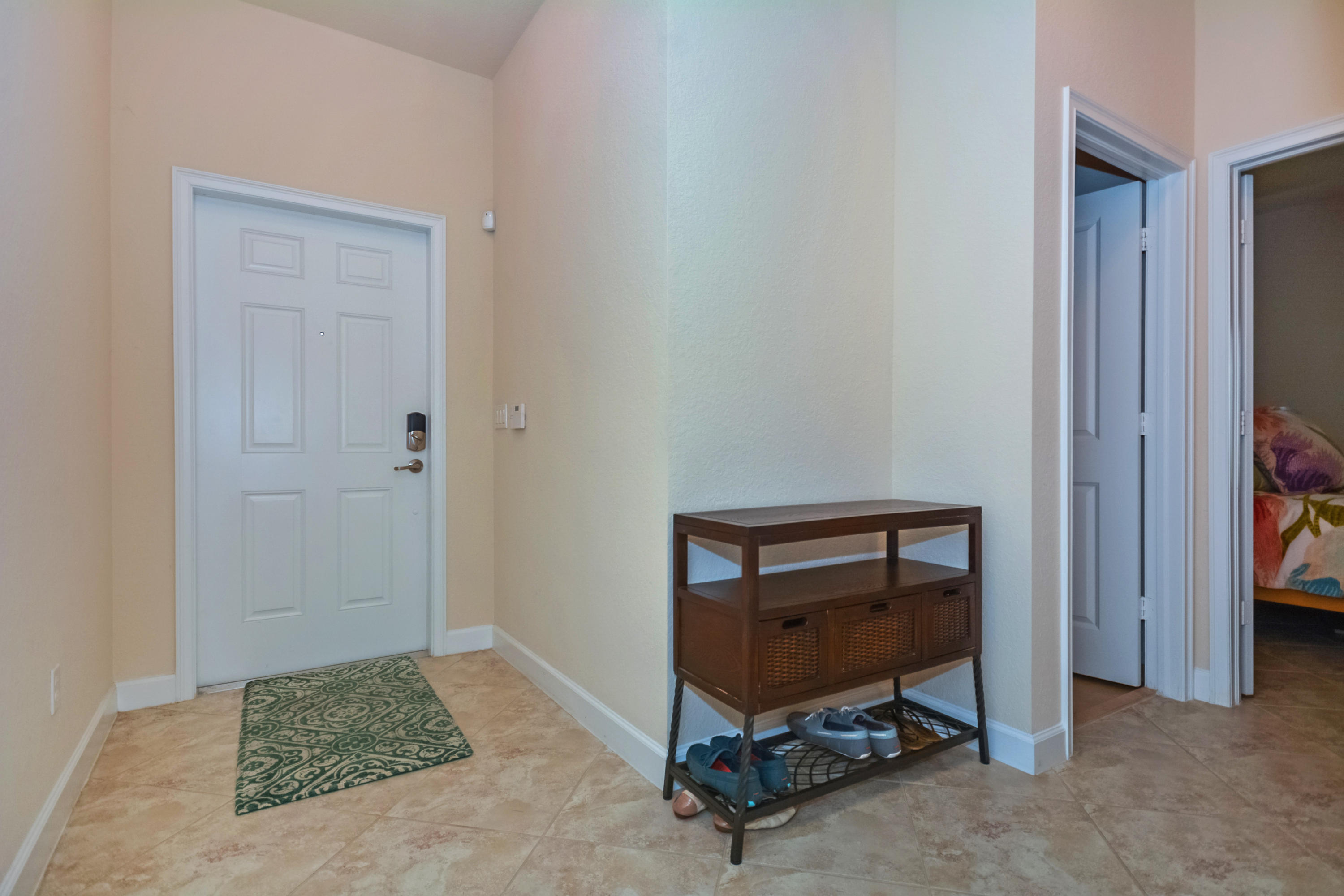 87 Northwest Hawthorne Place Boca Raton, FL 33432 - Photo 35 of 38 Foyer