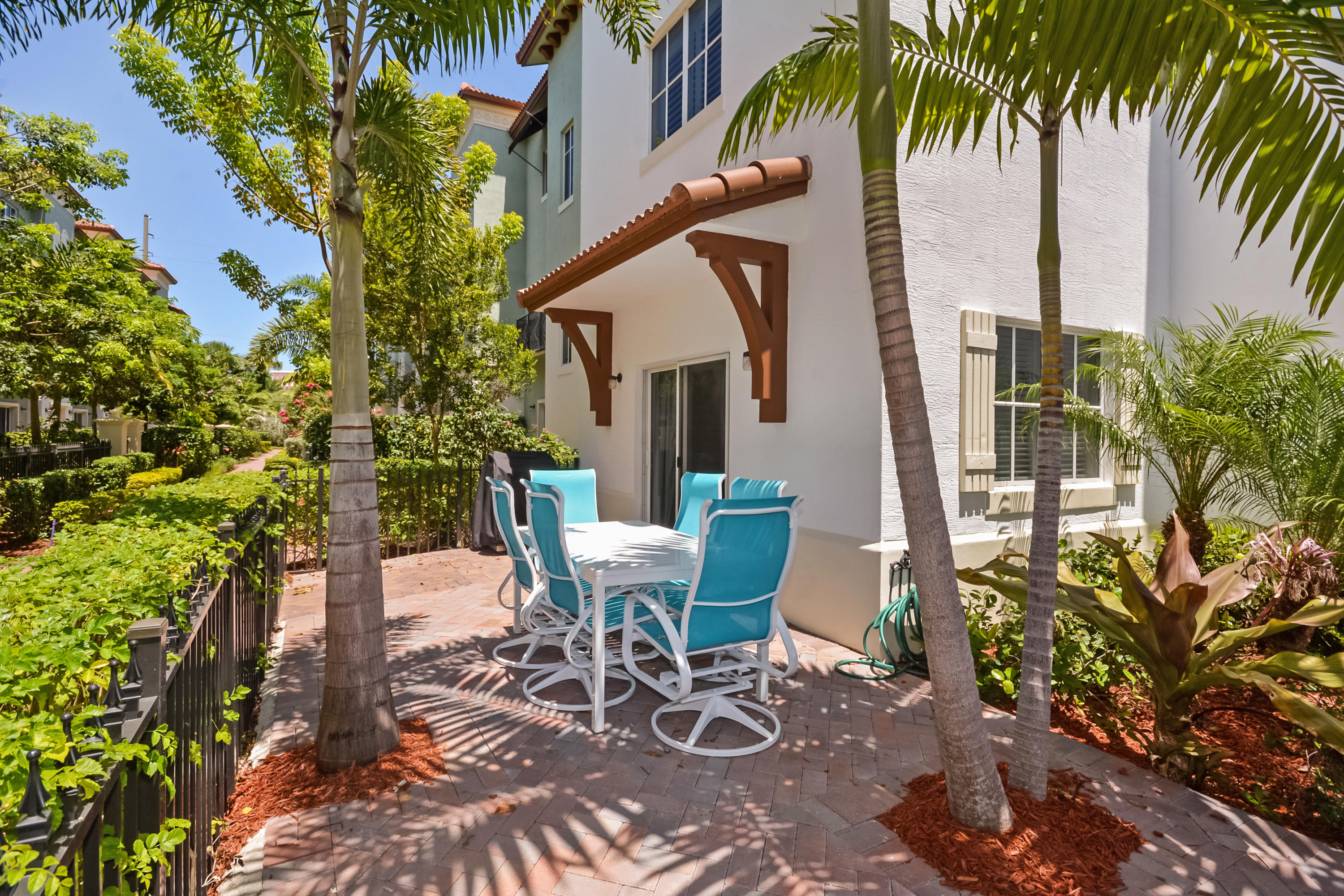 87 Northwest Hawthorne Place Boca Raton, FL 33432 - Photo 38 of 38 Patio