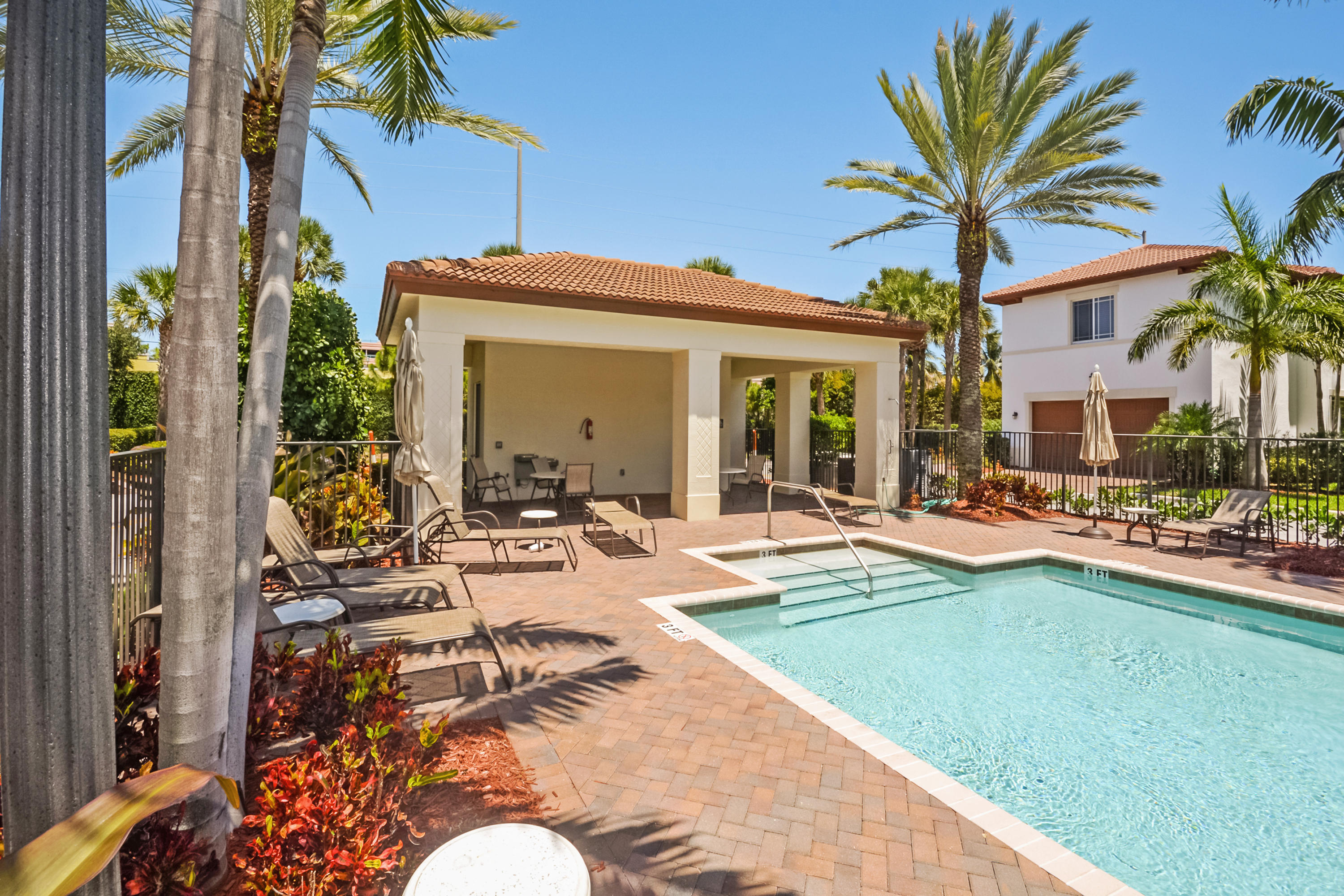 87 Northwest Hawthorne Place Boca Raton, FL 33432 - Photo 8 of 38 Community Pool