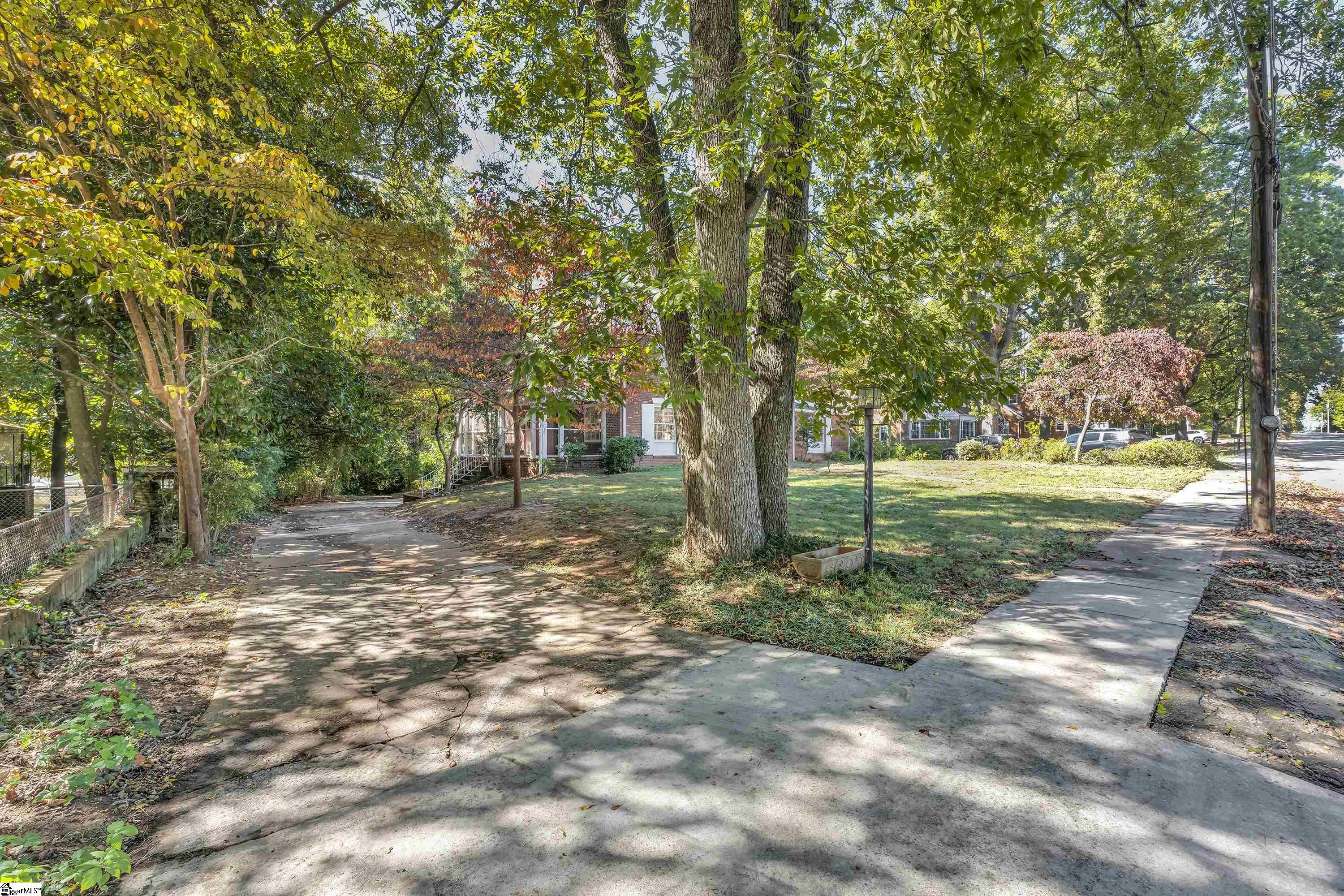 303 North B Street Easley, SC 29640 - Photo 6 of 42