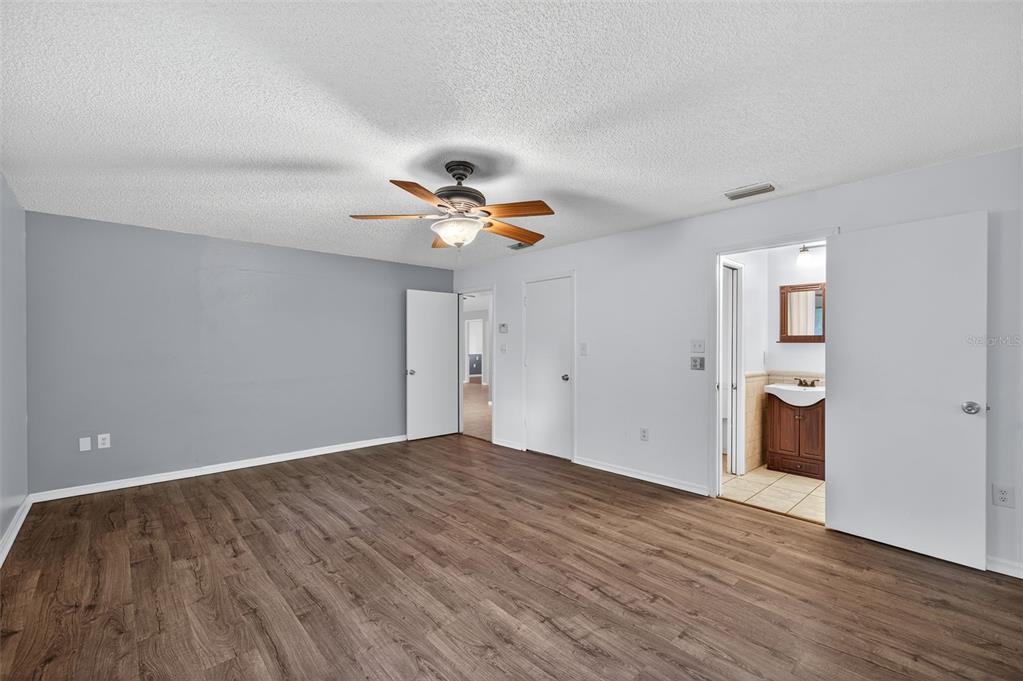 4618 Deeson Road Lakeland, FL 33810 - Photo 12 of 36 a view of an empty room and window