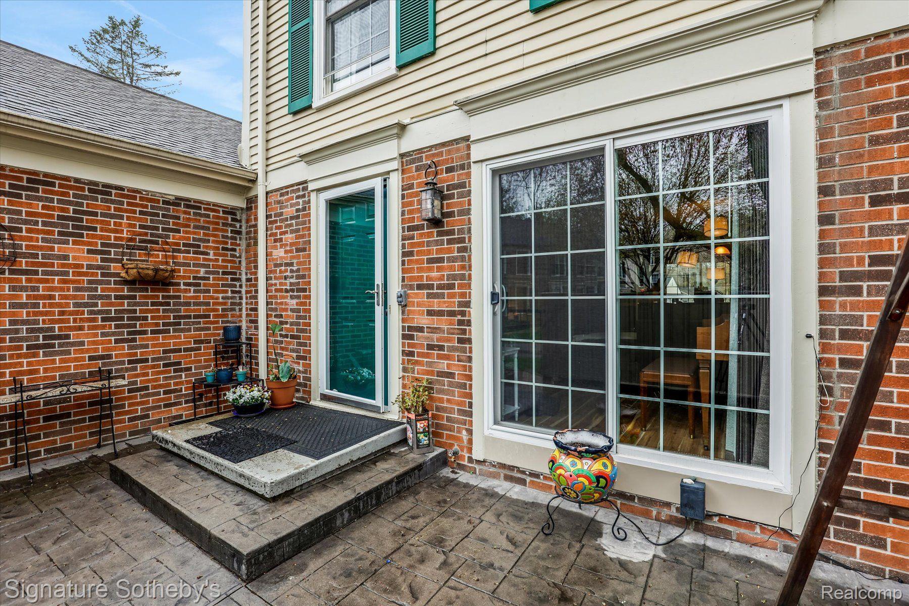 1495 Carriage Lane, Unit 19 Rochester, MI 48306 - Photo 27 of 35 Gallery Image 27