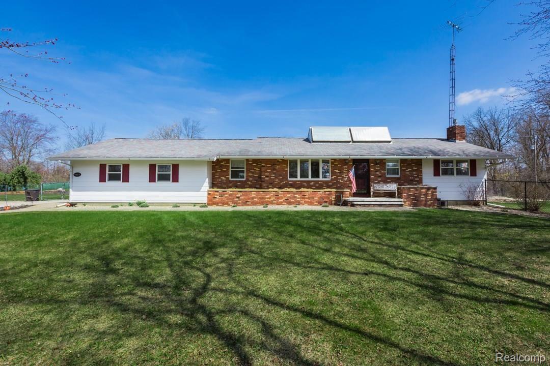 6922 Shepherd Road Adrian, MI 49221 - Photo 5 of 61 AB6A8383.jpg