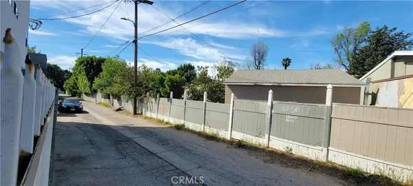 $1,000,000 | 6467 Woodley Avenue, Van Nuys, CA 91406