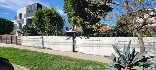 $1,000,000 | 6467 Woodley Avenue, Van Nuys, CA 91406