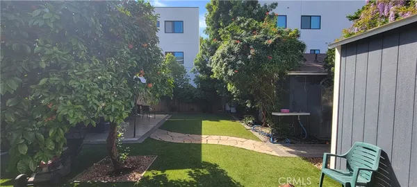 $1,000,000 | 6467 Woodley Avenue, Van Nuys, CA 91406