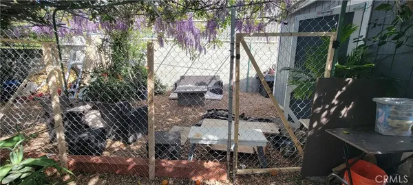 $1,000,000 | 6467 Woodley Avenue, Van Nuys, CA 91406