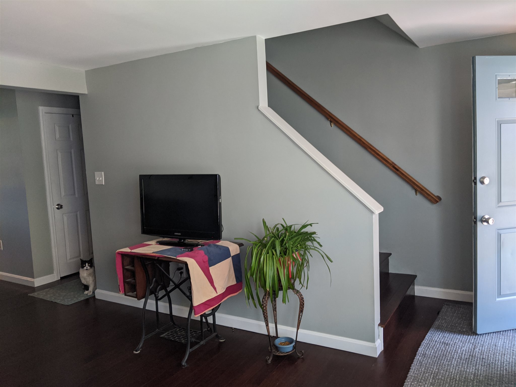 358 Circle Road Manchester, NH 03103 - Photo 4 of 28