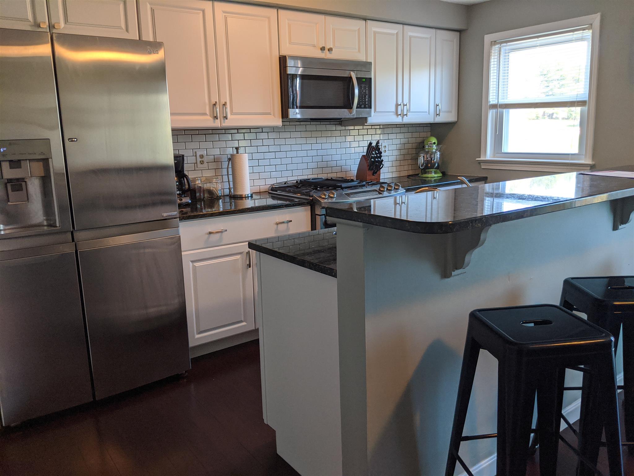358 Circle Road Manchester, NH 03103 - Photo 7 of 28