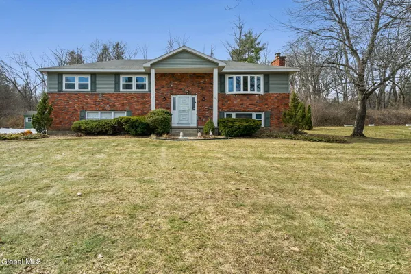 $499,900 | 1111 Rosehill Boulevard, Niskayuna, NY 12309