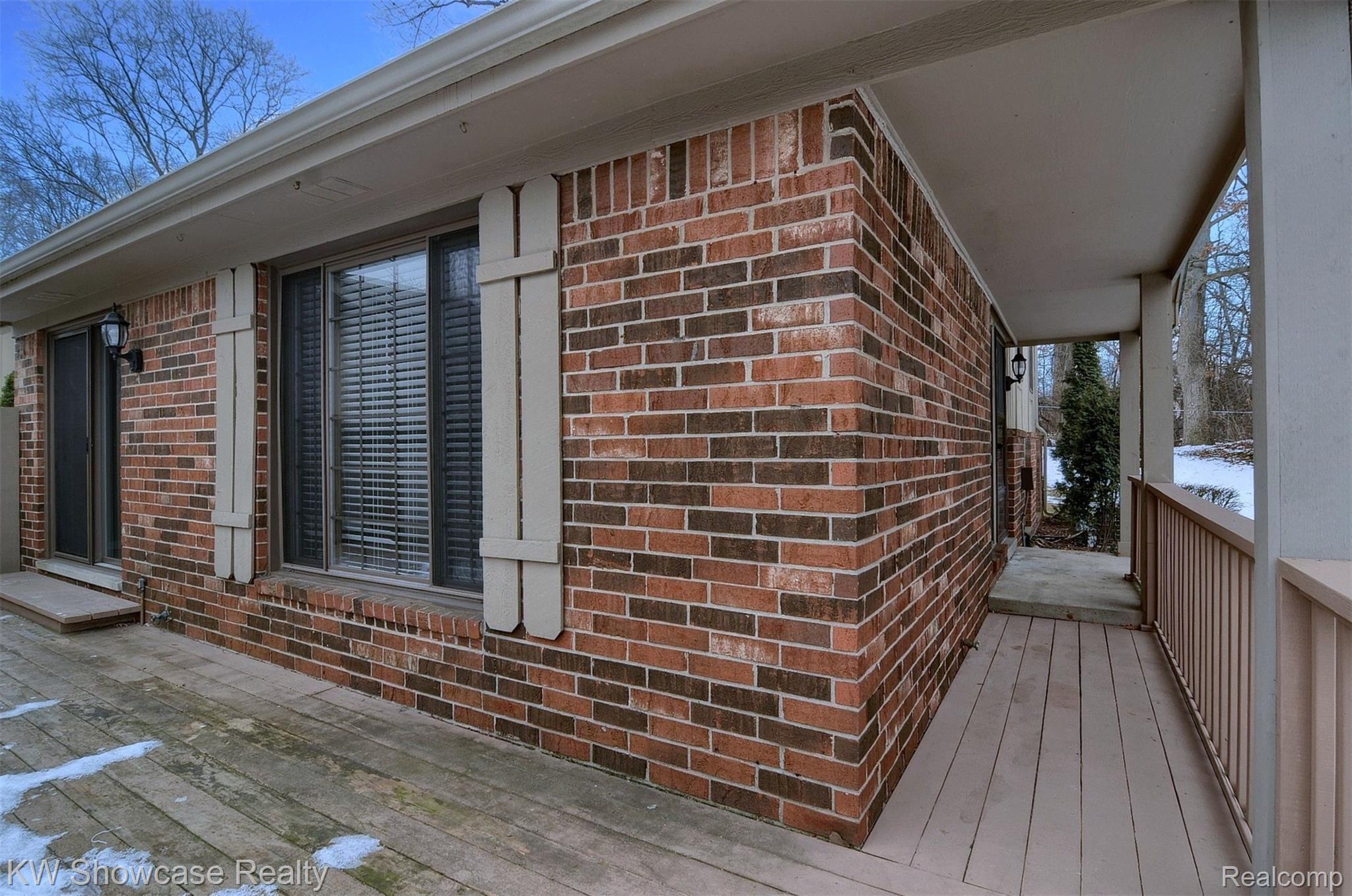 897 Lafayette Court Rochester, MI 48307 - Photo 33 of 34 32-Deck 3rd View.jpg
