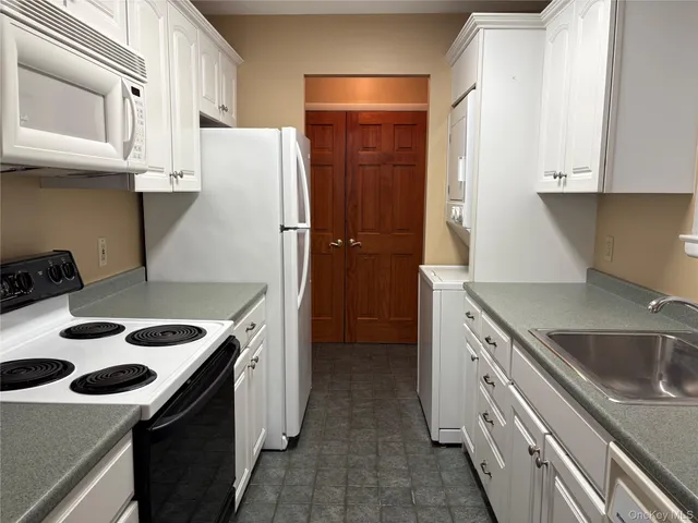 $2,150 | 1 Loudon Drive, Unit 9, Fishkill, NY 12524