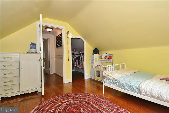 10628 South Dunmoor Drive Silver Spring, MD 20901 - Photo 18 of 30 The 3rd bedroom has a walk-in closet