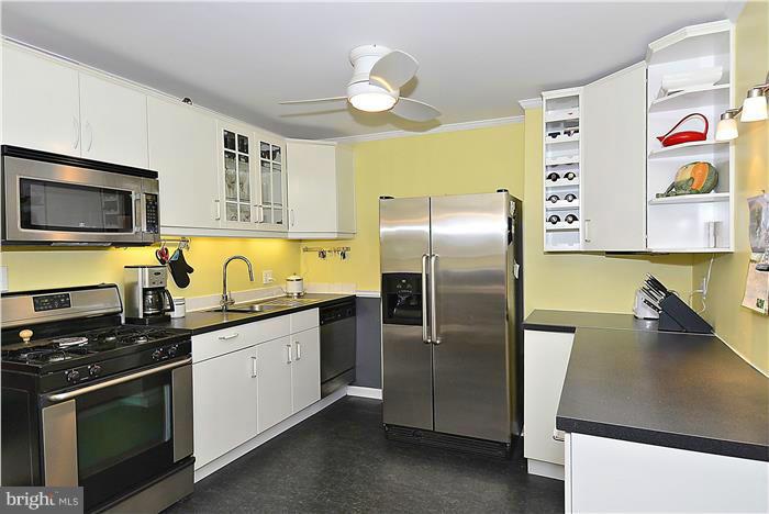 10628 South Dunmoor Drive Silver Spring, MD 20901 - Photo 4 of 30 This renov kitchen sparkles with updates!