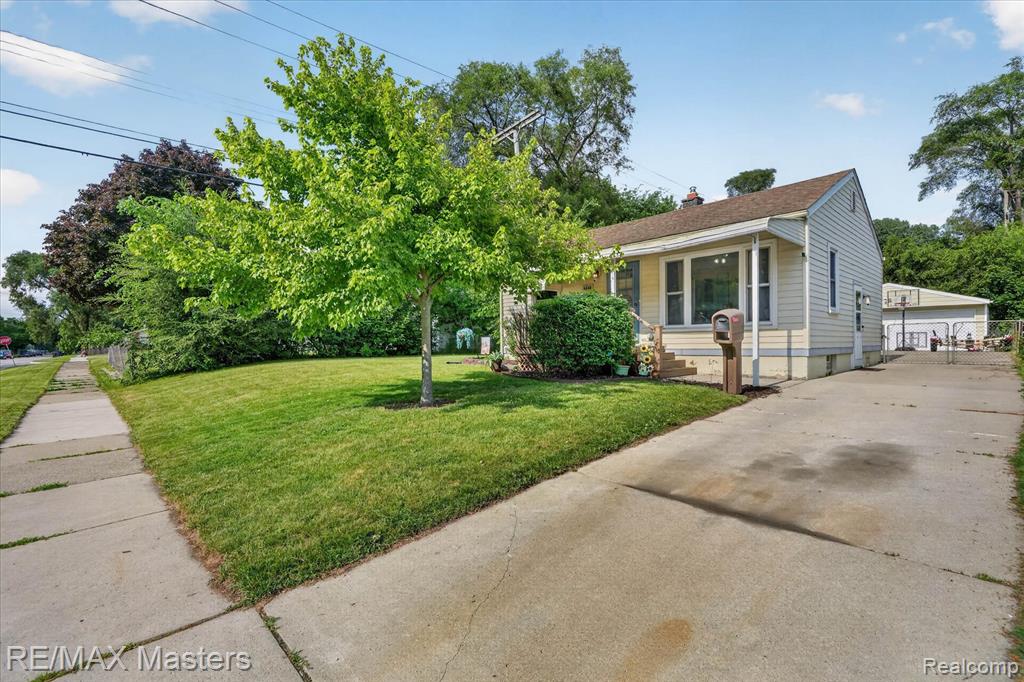 4643 Niagara Street Wayne, MI 48184 - Photo 3 of 34