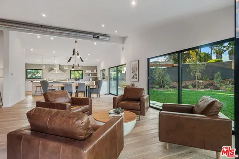 $15,750 | 8400 Edwin Drive, Los Angeles, CA 90046