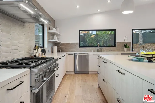 $15,750 | 8400 Edwin Drive, Los Angeles, CA 90046