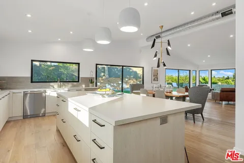 $15,750 | 8400 Edwin Drive, Los Angeles, CA 90046