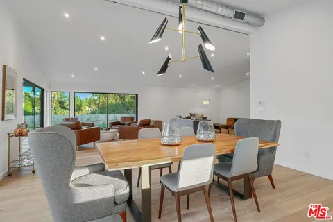 $15,750 | 8400 Edwin Drive, Los Angeles, CA 90046