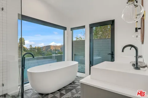 $15,750 | 8400 Edwin Drive, Los Angeles, CA 90046