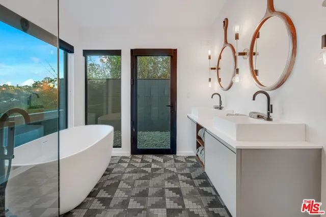 $15,750 | 8400 Edwin Drive, Los Angeles, CA 90046