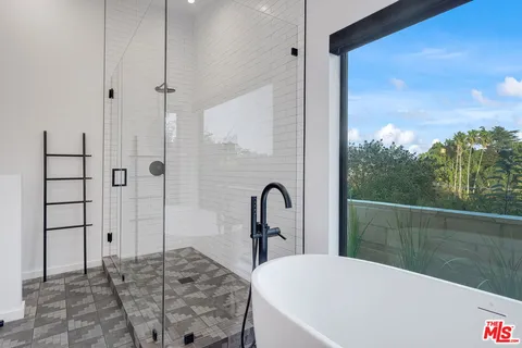 $15,750 | 8400 Edwin Drive, Los Angeles, CA 90046