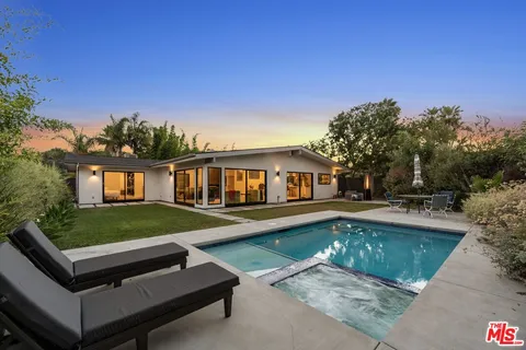 $15,750 | 8400 Edwin Drive, Los Angeles, CA 90046