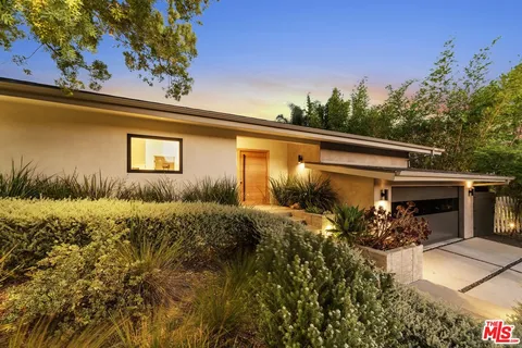 $15,750 | 8400 Edwin Drive, Los Angeles, CA 90046