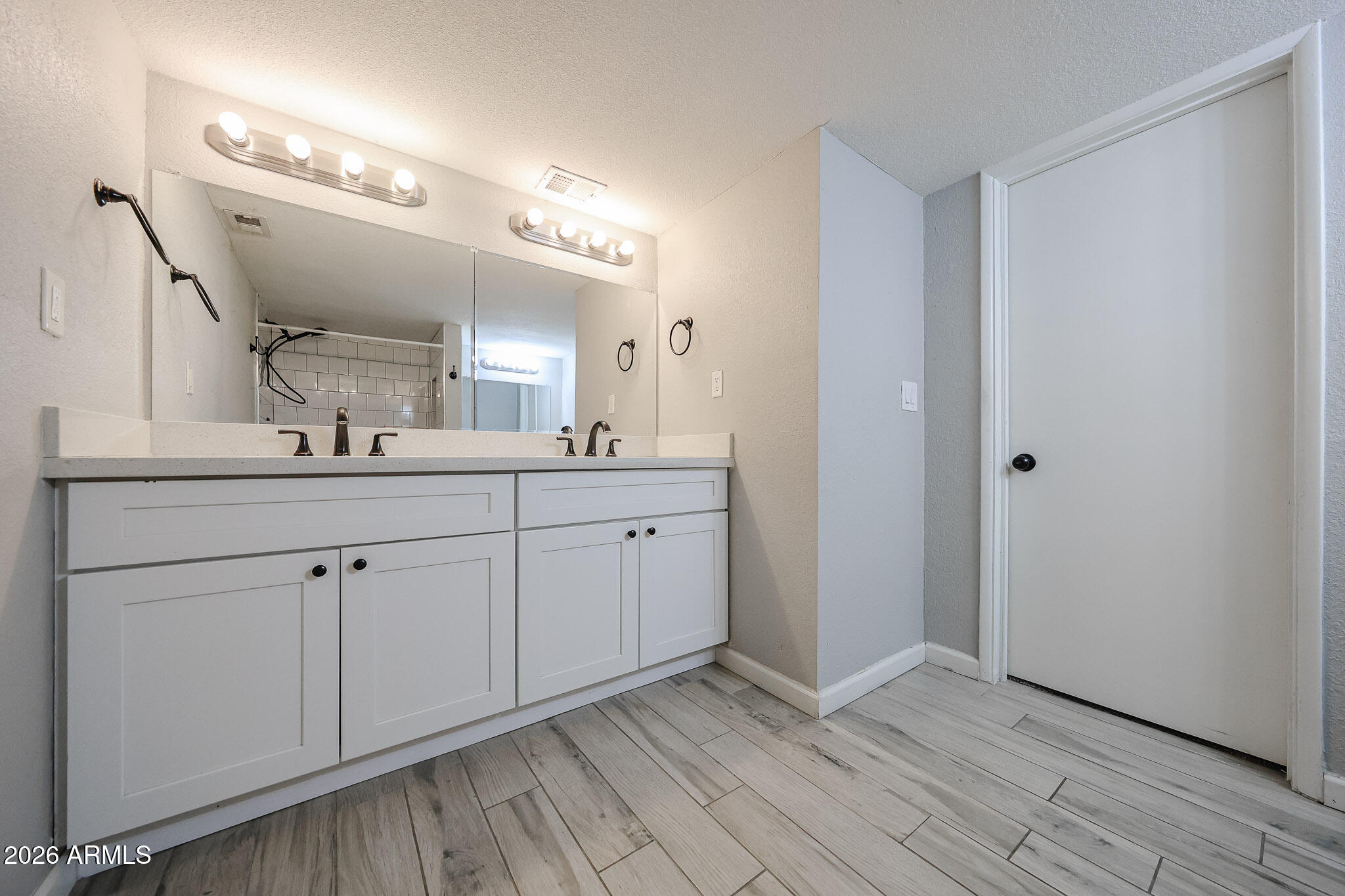 351 East Thomas Road, Unit D201 Phoenix, AZ 85012 - Photo 42 of 43