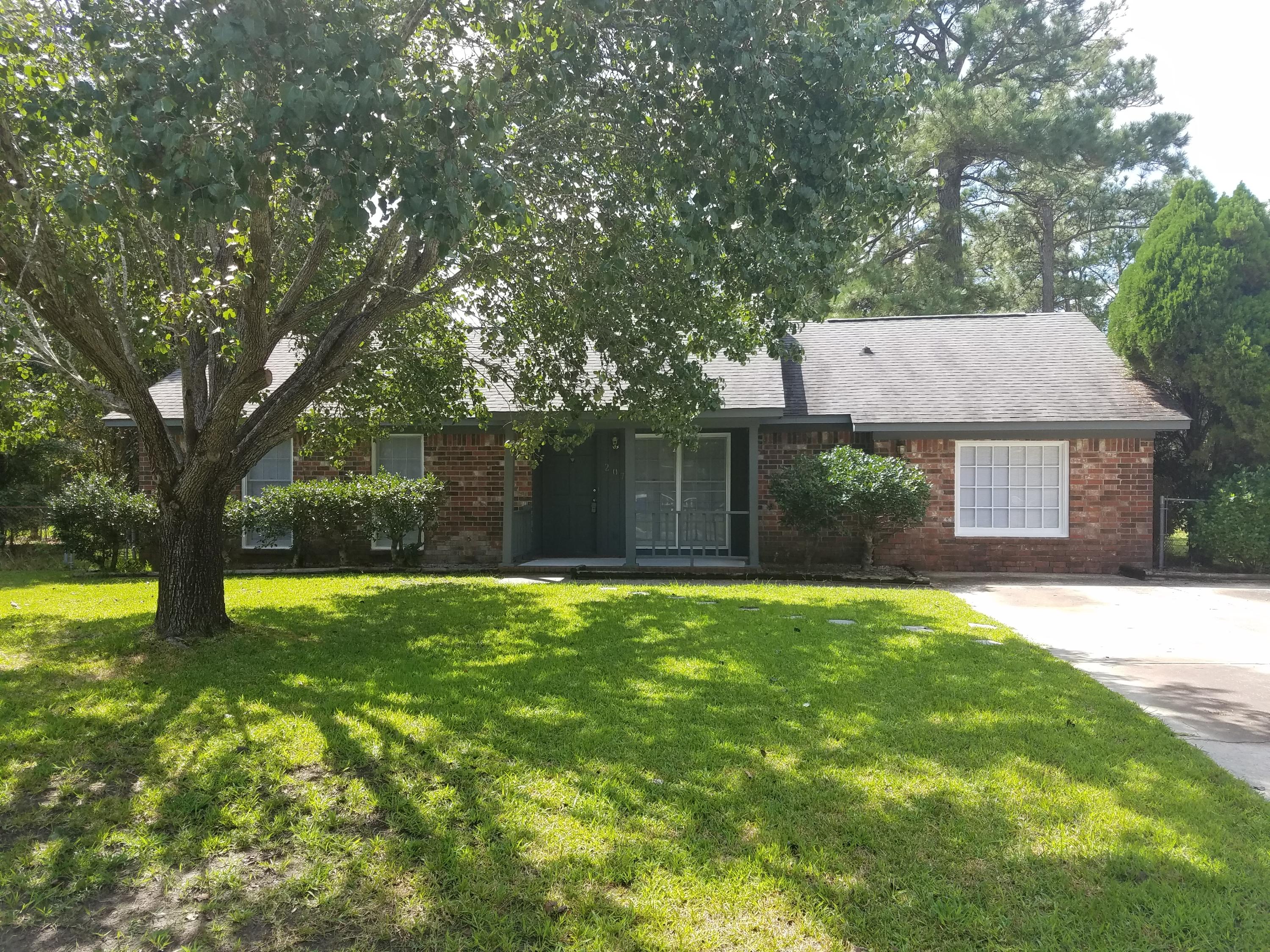 207 Ruffin Road Summerville, SC 29486 - Photo 1 of 13 1a Front pic