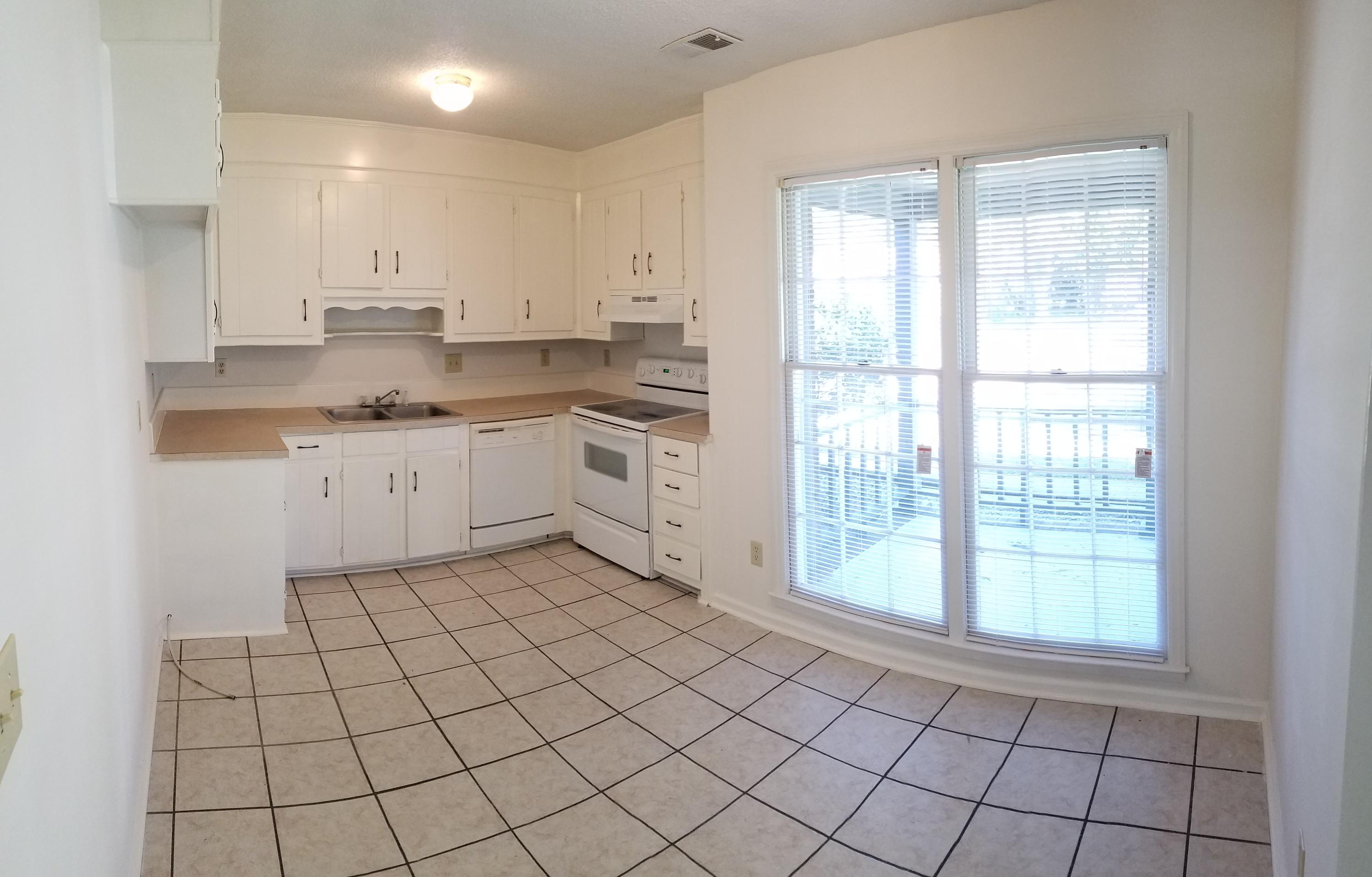 207 Ruffin Road Summerville, SC 29486 - Photo 4 of 13 20161011_135615
