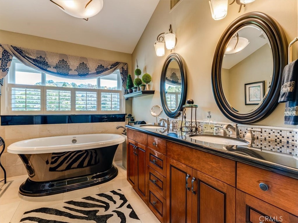 1504 Tiffany Ranch Road Arroyo Grande, CA 93420 - Photo 22 of 76 Primary Bath