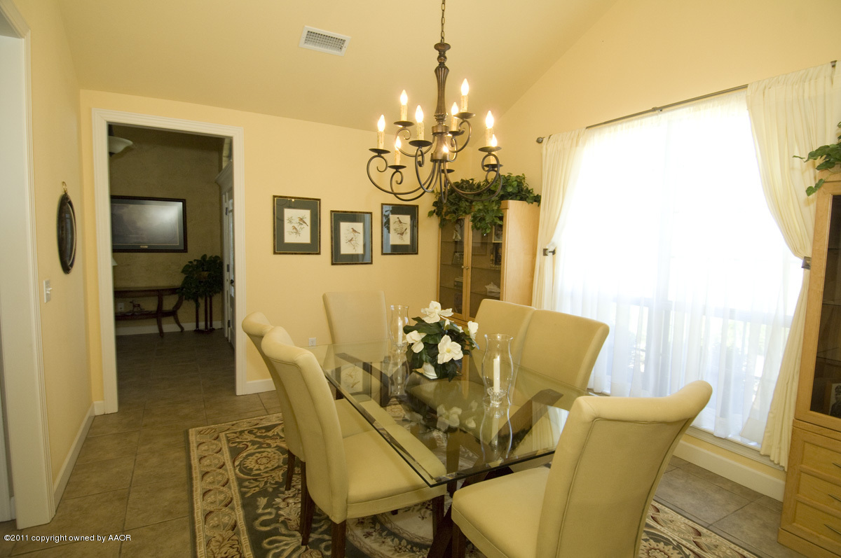 19251 Winding River Road Amarillo, TX 79119 - Photo 15 of 57 dining room